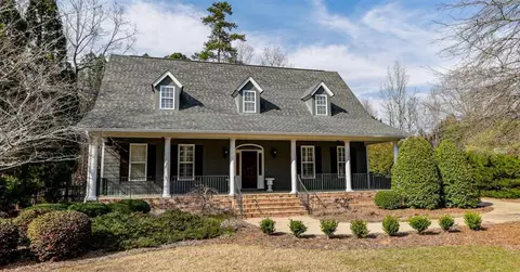 14 Nicklaus Dr NW, Rome, GA 30165
