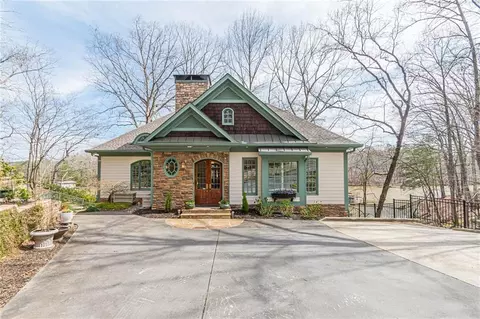3399 Shoreland Dr, Buford, GA 30518