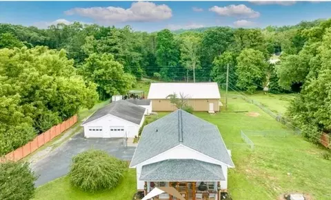 492 New Town St, Tate, GA 30177