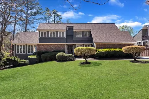 5015 Willow Bluff Dr, Atlanta, GA 30350