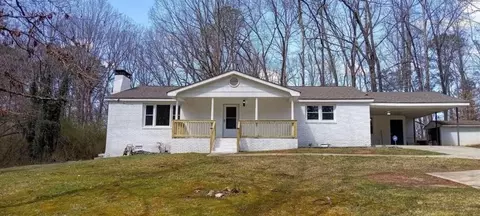 318 Holmes Rd, Carrollton, GA 30117