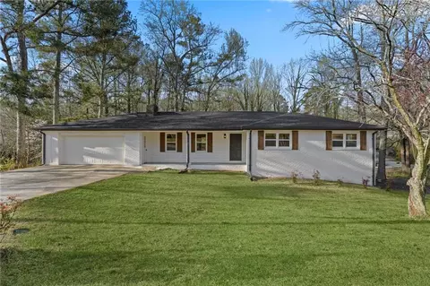5575 Balmoral Dr, Douglasville, GA 30135