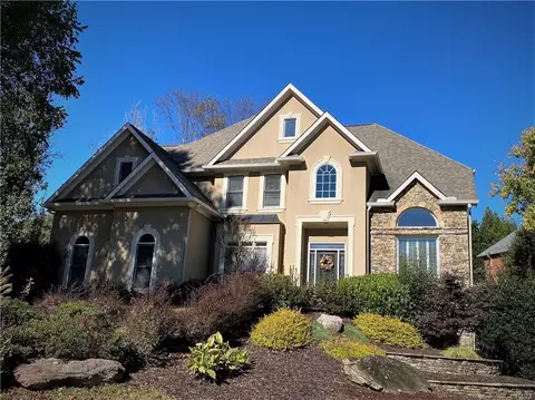 725 English Oak Ln, Johns Creek, GA 30005