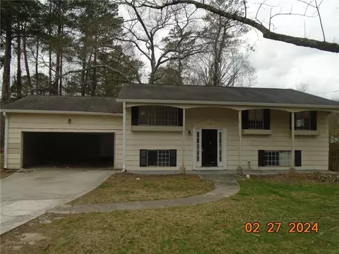 1208 Pineglen Dr, Riverdale, GA 30296