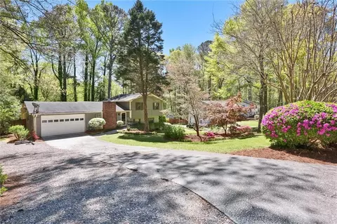 3130 Chimney Rdg W, Snellville, GA 30078