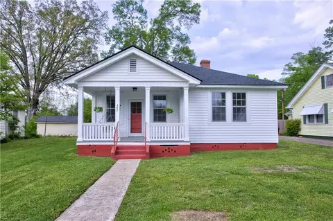 382 Wingfoot St, Rockmart, GA 30153