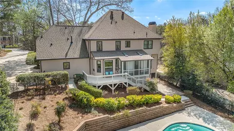 225 Shadowledge Ln, Roswell, GA 30076