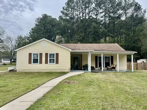 7037 Whitfield Dr, Riverdale, GA 30296