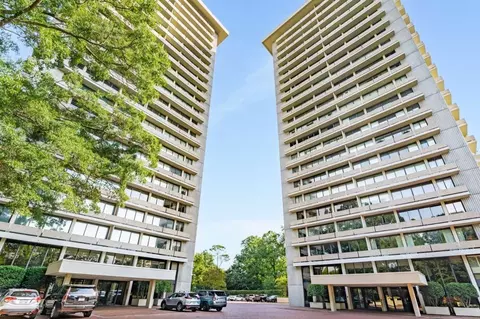 2575 Peachtree Rd NE #7H, Atlanta, GA 30305