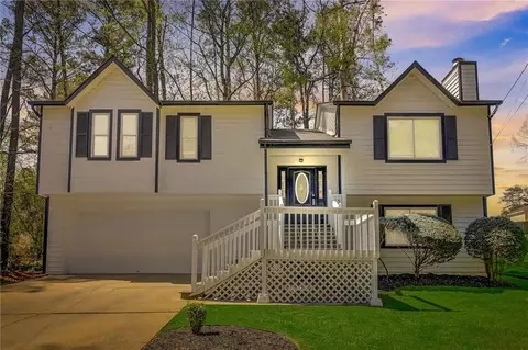 491 Maid Marion Ln, Stone Mountain, GA 30087