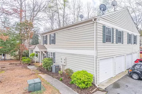 1326 Surrey Ln SW, Marietta, GA 30008