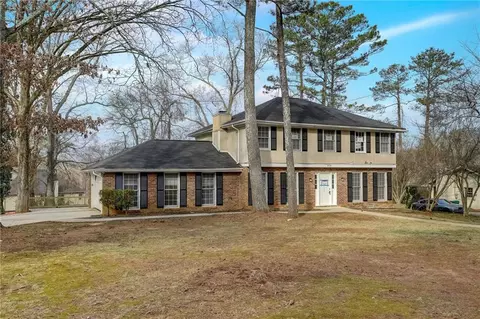 3935 Woodyhill Dr, Lithonia, GA 30038