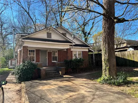 988 Harte Dr SW, Atlanta, GA 30310