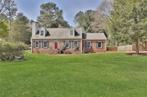 1589 Pucketts Dr SW, Lilburn, GA 30047