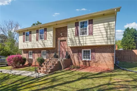 40 Belmont Park Ln, Ellenwood, GA 30294