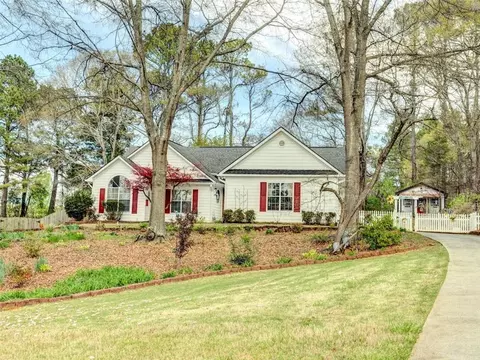642 Rivermill Rd, Bethlehem, GA 30620