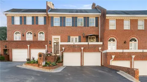 209 Jefferson Cir, Atlanta, GA 30328
