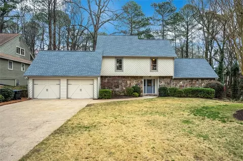 230 Back Tee Ct, Roswell, GA 30076