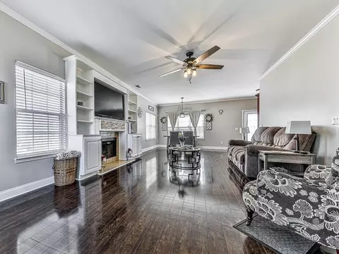 307 Turtle Pointe Dr, Carrollton, GA 30116 photo 2
