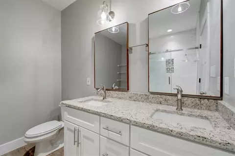 Bath - 70 Highgrove Dr, Covington, GA 30016 photo 1 of 4