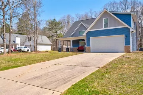 Exterior - 70 Highgrove Dr, Covington, GA 30016 photo 8 of 9