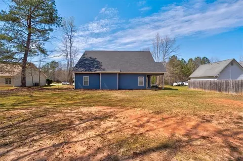 Exterior - 70 Highgrove Dr, Covington, GA 30016 photo 4 of 9