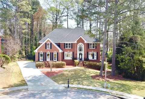5109 Woodfall Dr SW, Lilburn, GA 30047