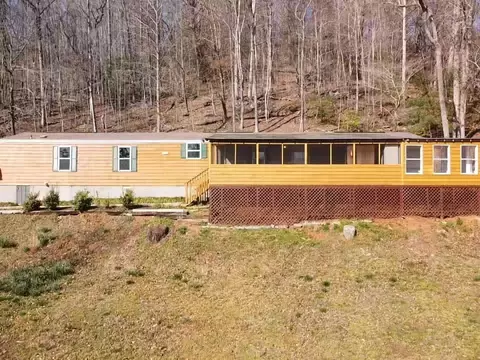 96 Foot Hills Dr, Cleveland, GA 30528