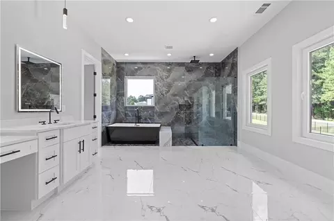 Bath - 1530 Franklin Cir, Dacula, GA 30019 photo 2 of 17