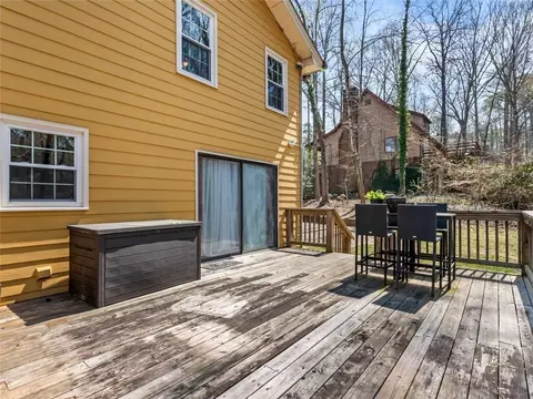 456 Pineburr Ln, Stone Mountain, GA 30087