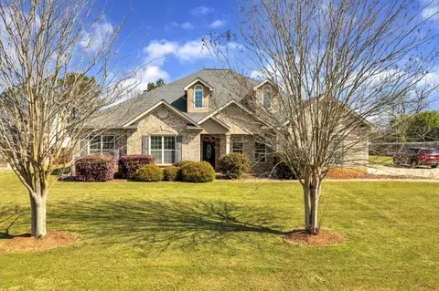 211 Aves Ct, Mcdonough, GA 30252