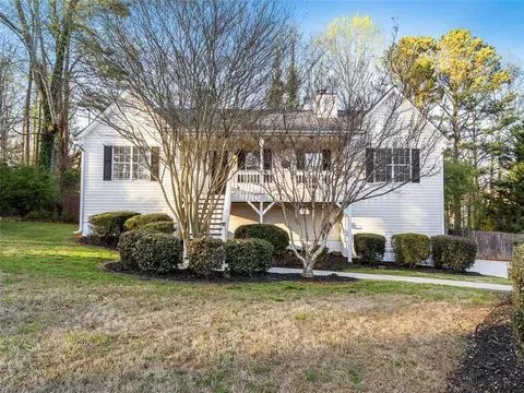 78 Woodlake Ln, Dallas, GA 30157