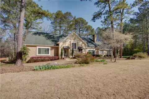 3521 Eagle Landing Dr, Snellville, GA 30039