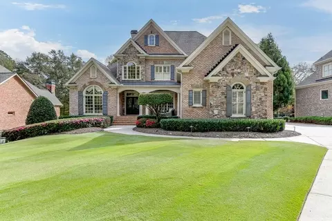 5644 Mountain Oak Dr, Braselton, GA 30517