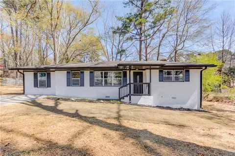 1193 Roberts Dr, Sugar Hill, GA 30518