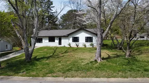 130 Sedgefield Dr, Jonesboro, GA 30236