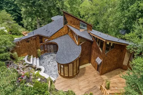 120 Laurel Dr NE, Atlanta, GA 30342