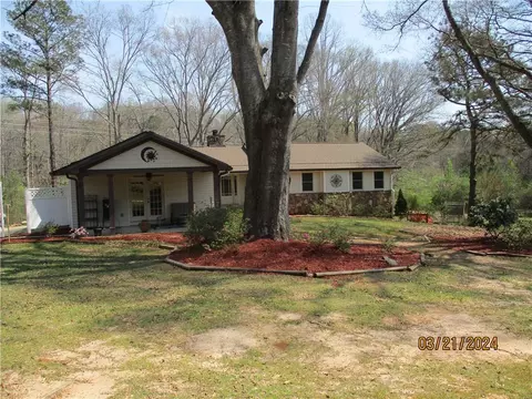 1819 Rolling River Dr SW, Lilburn, GA 30047