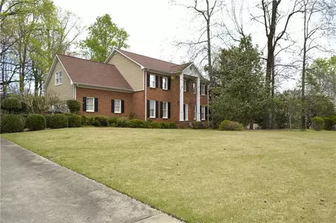 130 Derby Forest Ct, Roswell, GA 30076