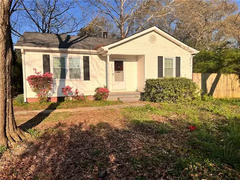 4579 Ernest Dr, Forest Park, GA 30297