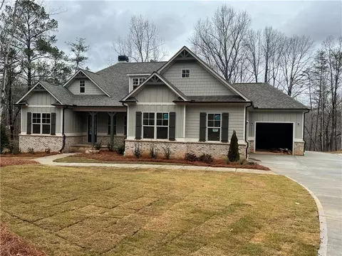 5540 Marks Dr, Gainesville, GA 30506