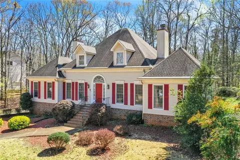6723 Pin Oak Dr, Douglasville, GA 30135