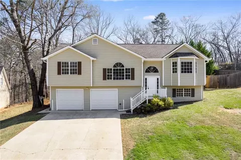 4160 Sterling Pointe Dr, Douglasville, GA 30135