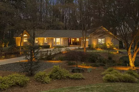 7265 Hunters Branch Dr, Sandy Springs, GA 30328