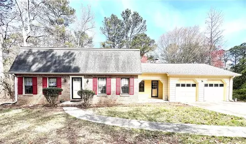 8435 Ridge Rd, Fairburn, GA 30213