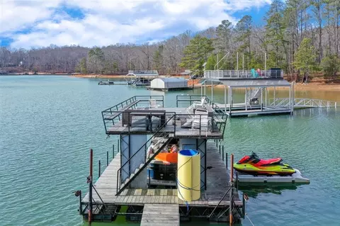 8540 Swiss Air Rd, Gainesville, GA 30506