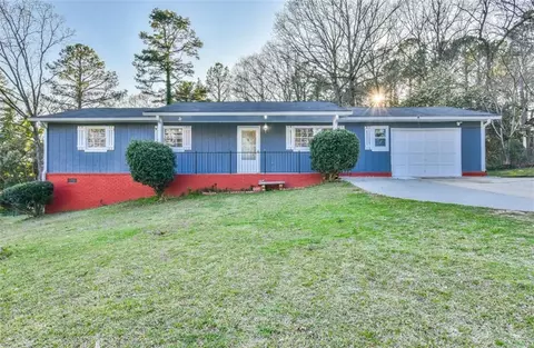2863 Deshong Dr, Stone Mountain, GA 30087