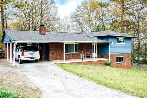 28 Hughes Dr, Cartersville, GA 30120