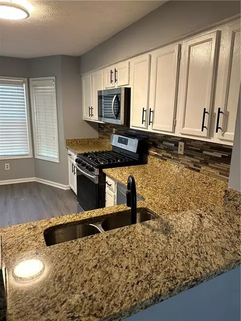 6398 Oakleaf Ln, Morrow, GA 30260