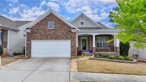 5728 Cypress Bluff Ln, Hoschton, GA 30548